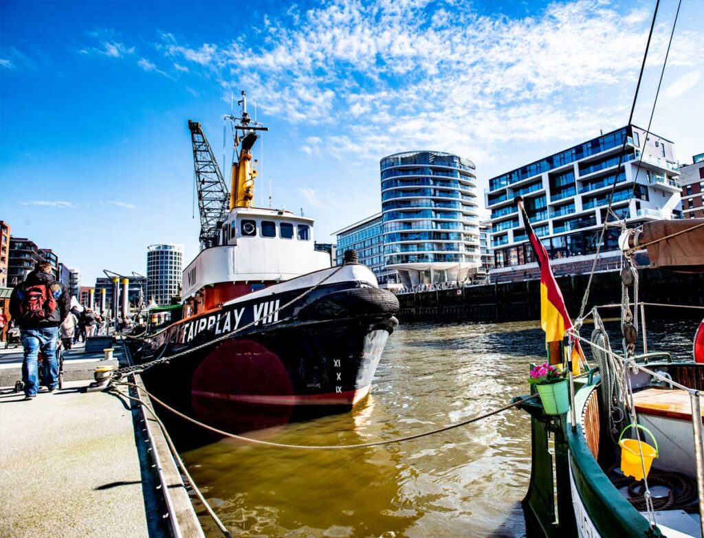 Hafencity Sandtorhafen Museumshafen Fairplay VIII